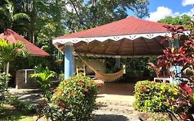 Acogedora Casa Rural en plena naturaleza frente al Río con piscina Bonao